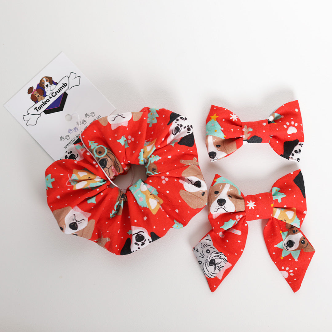 Scrunchie with christmas dogs and bows