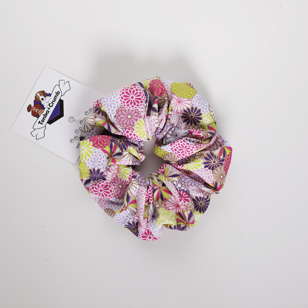 Scrunchie in Japanese floral print